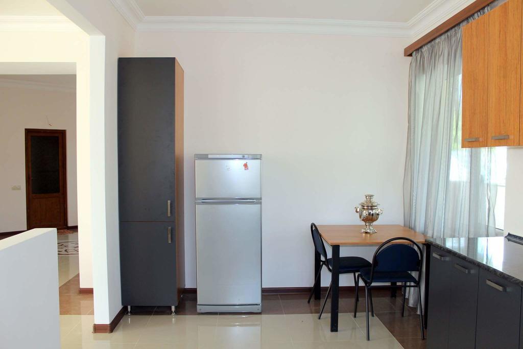 Family & Friends Guest House Dilijan Exterior foto